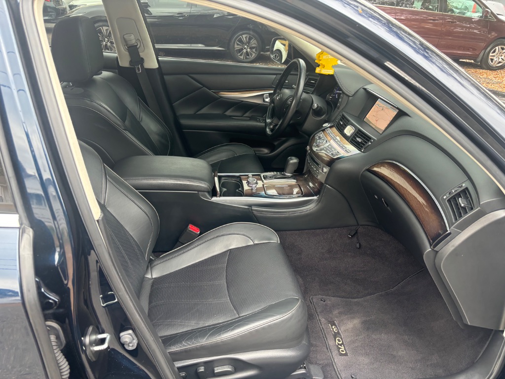 2019 Infiniti Q70L Luxe photo