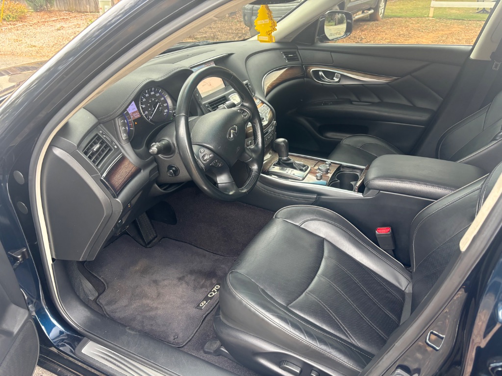 2019 Infiniti Q70L Luxe photo