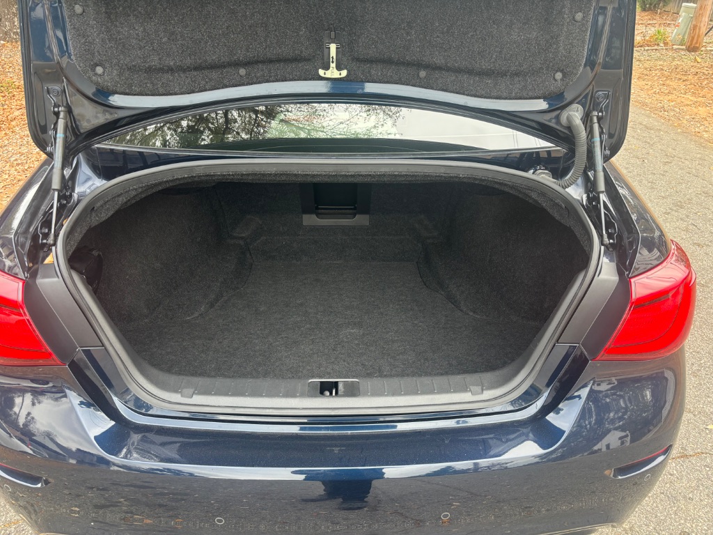 2019 Infiniti Q70L Luxe photo