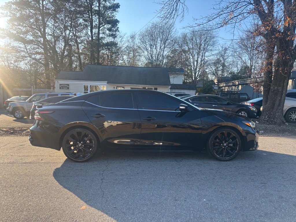 2021 Nissan Maxima SR photo