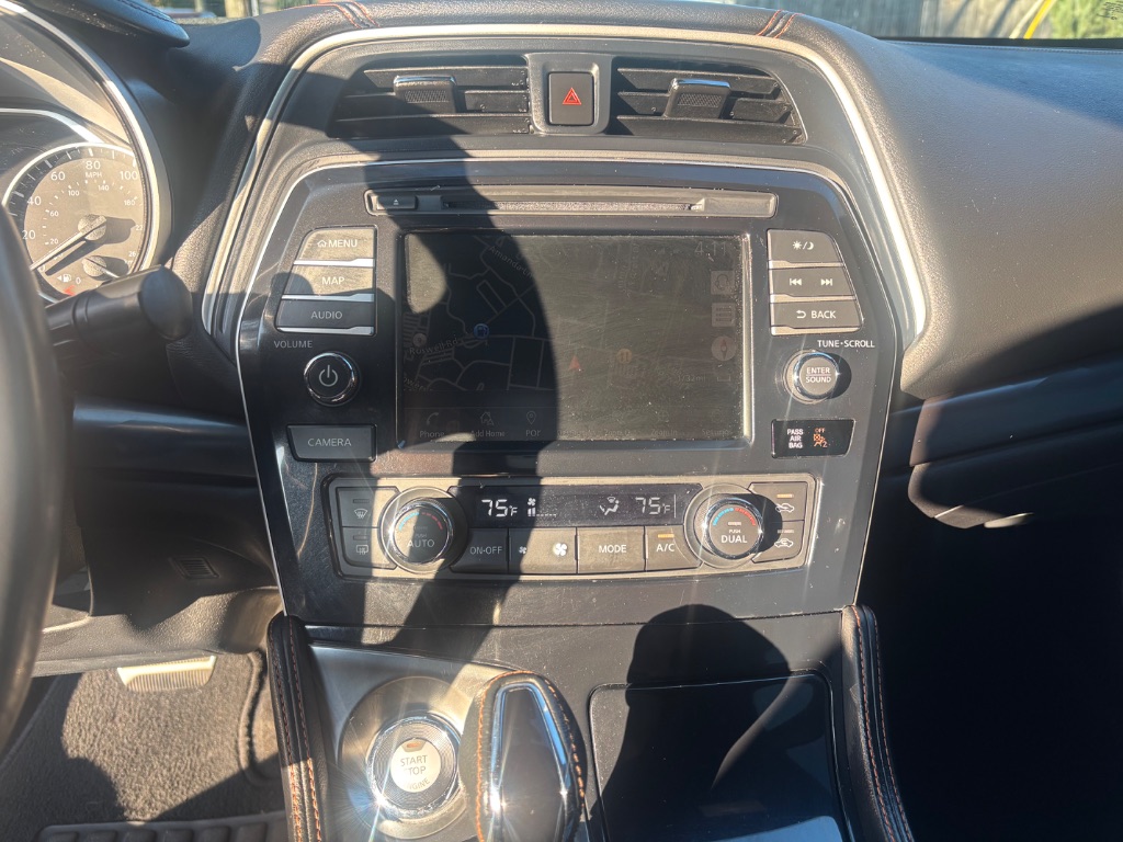 2021 Nissan Maxima SR photo