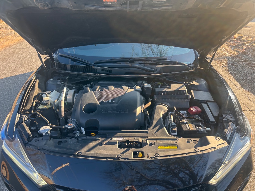 2021 Nissan Maxima SR photo