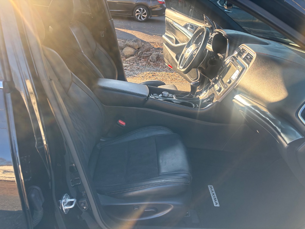 2021 Nissan Maxima SR photo