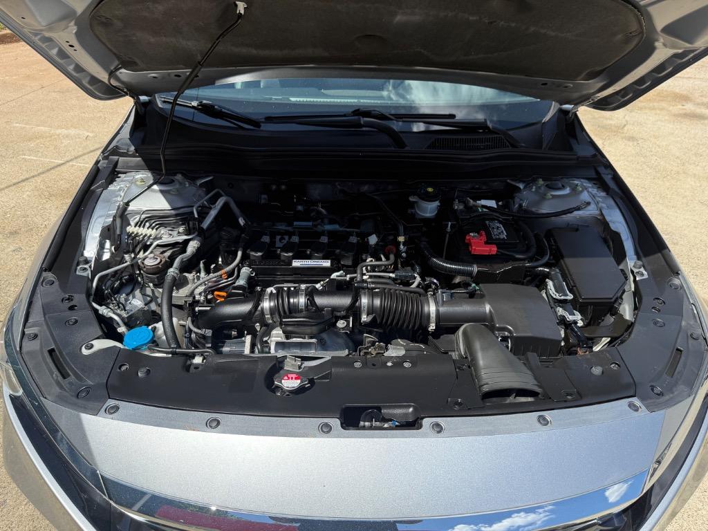 2019 Honda Accord - $16,900