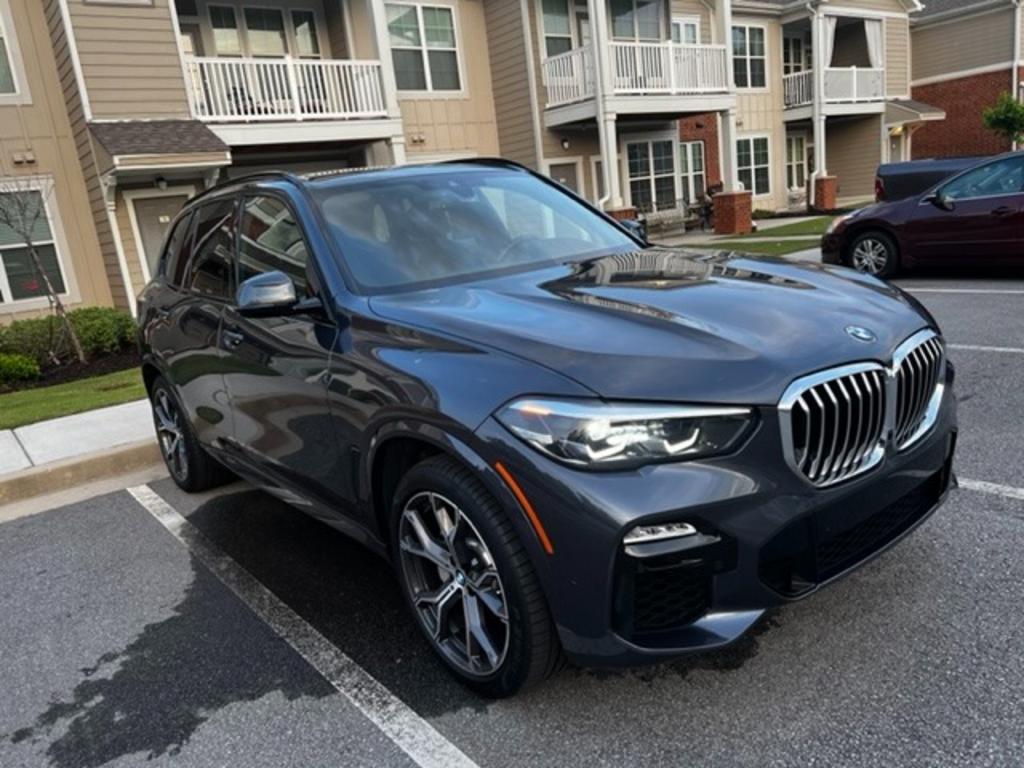The 2020 BMW X5 sDrive40i photos