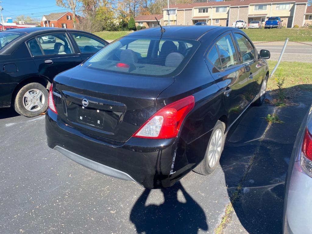 2015 Nissan Versa 1.6 S photo