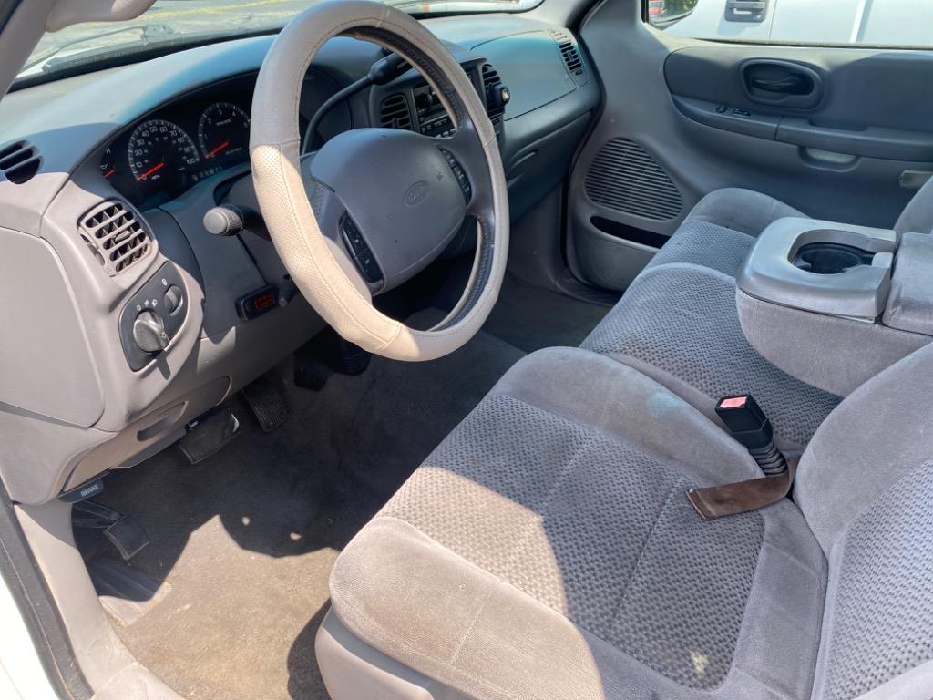 2002 Ford F-150 Lariat photo