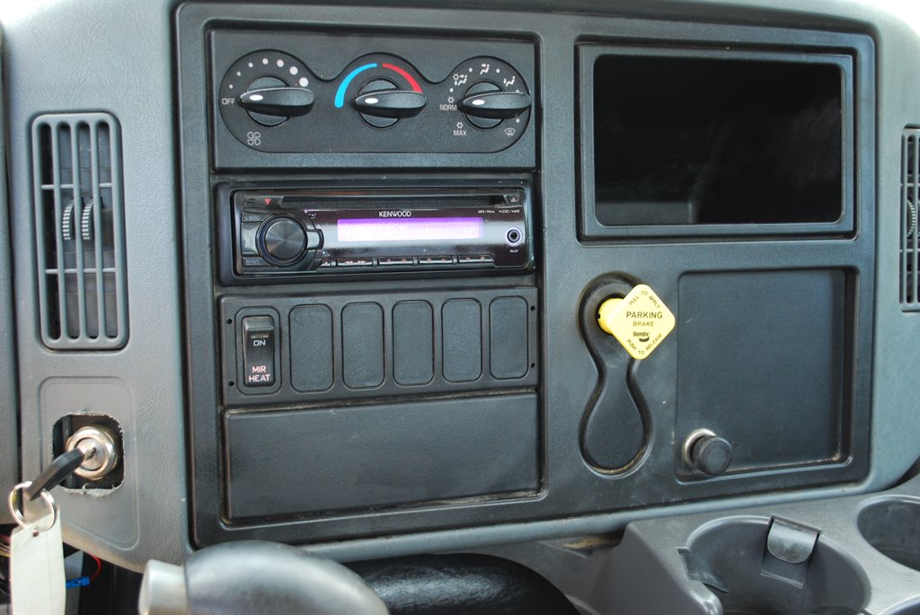 2003 International Ma025