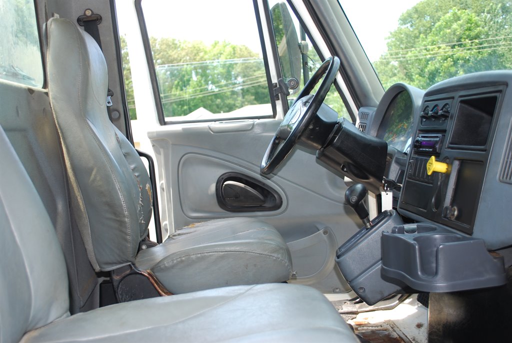 2003 International Ma025