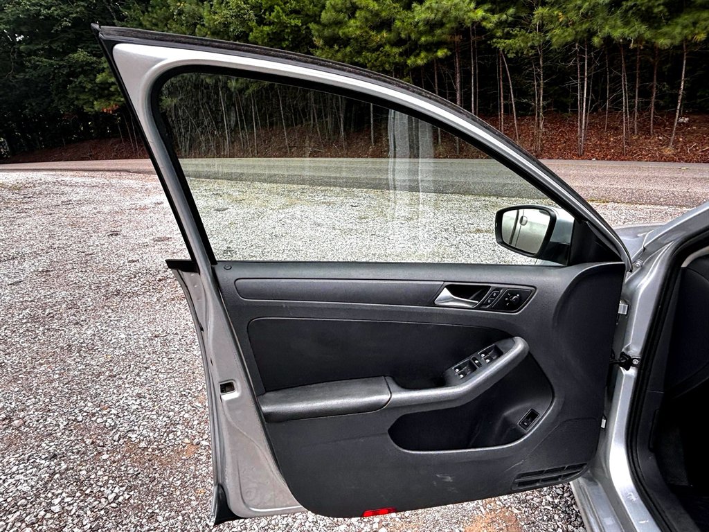 2012 Volkswagen Jetta - $6,495