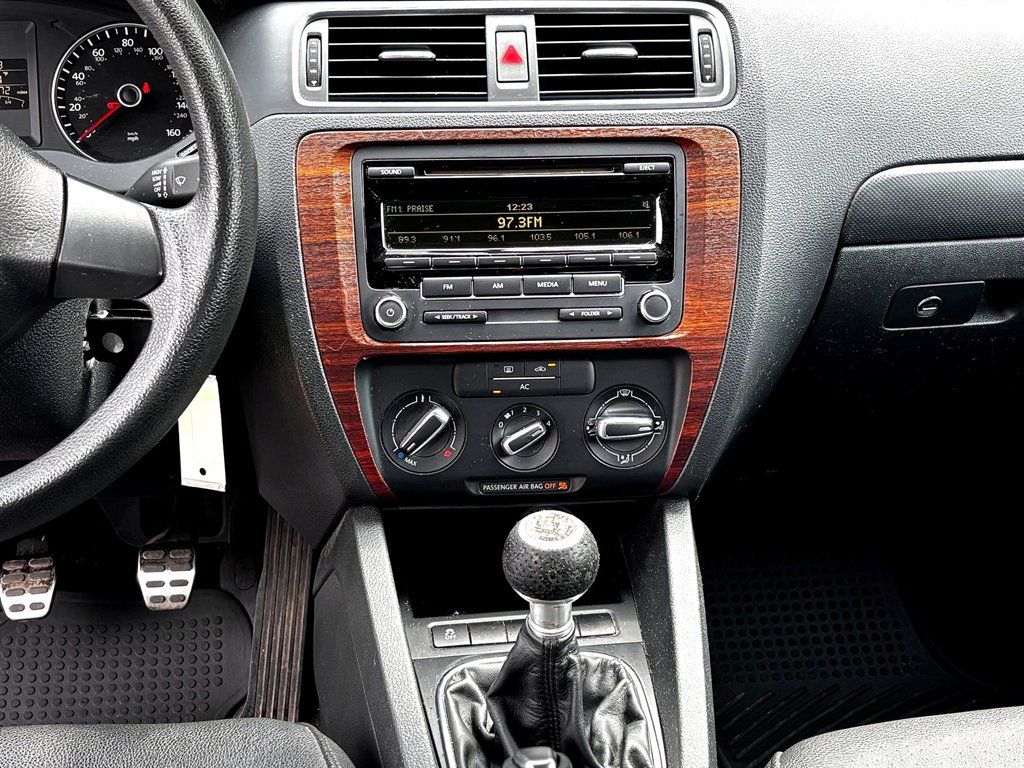 2012 Volkswagen Jetta - $6,495