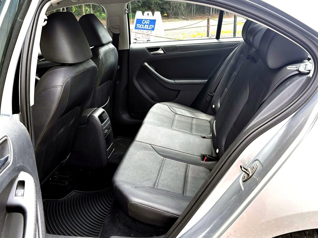 2012 Volkswagen Jetta - $6,495