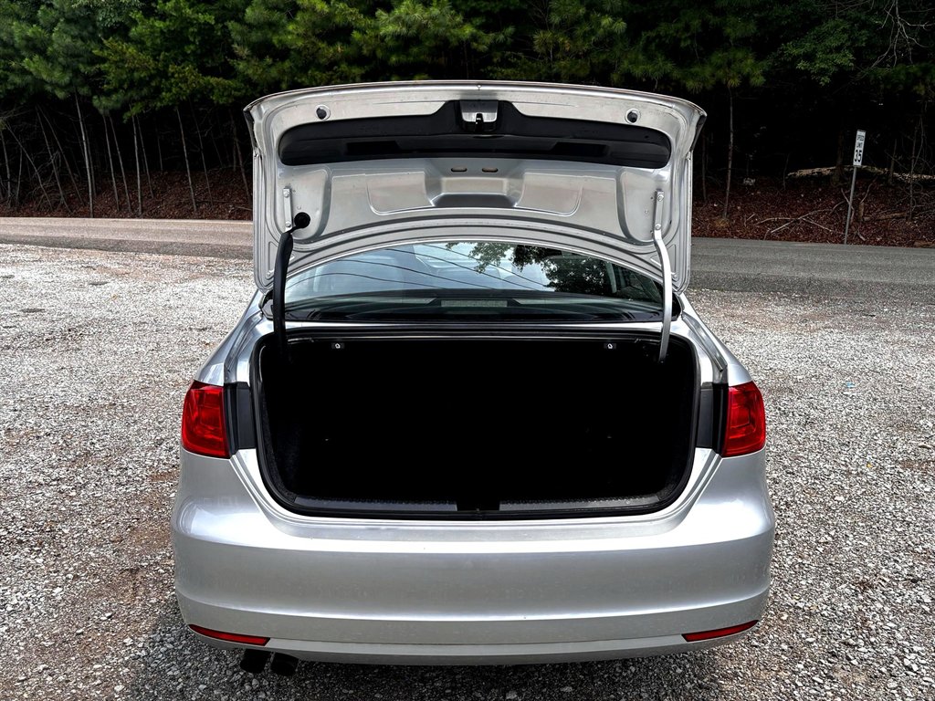 2012 Volkswagen Jetta - $6,495