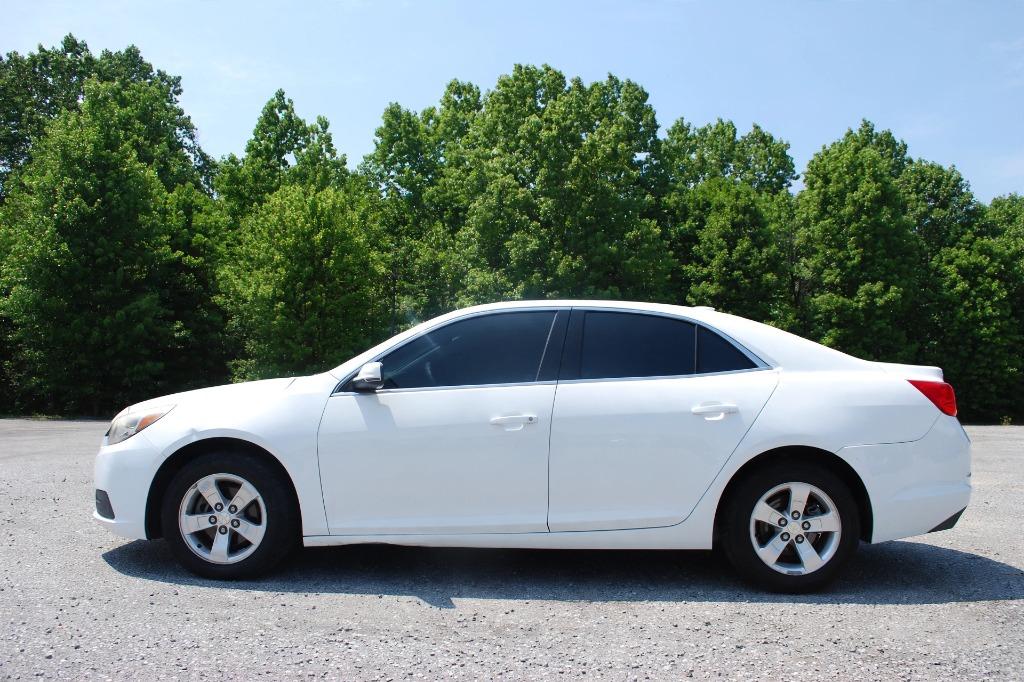 2016 Chevrolet Malibu - $7,195