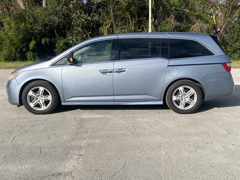 2013 Honda Odyssey Touring photo