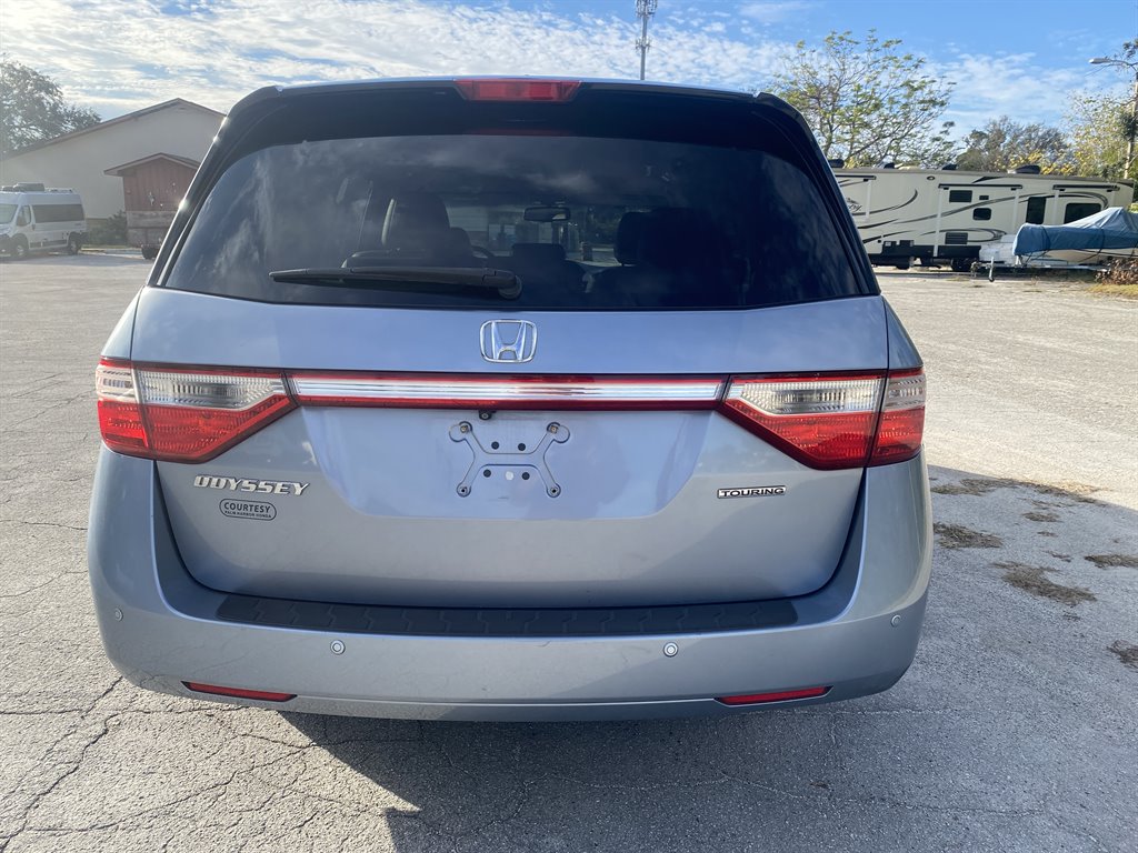2013 Honda Odyssey Touring photo