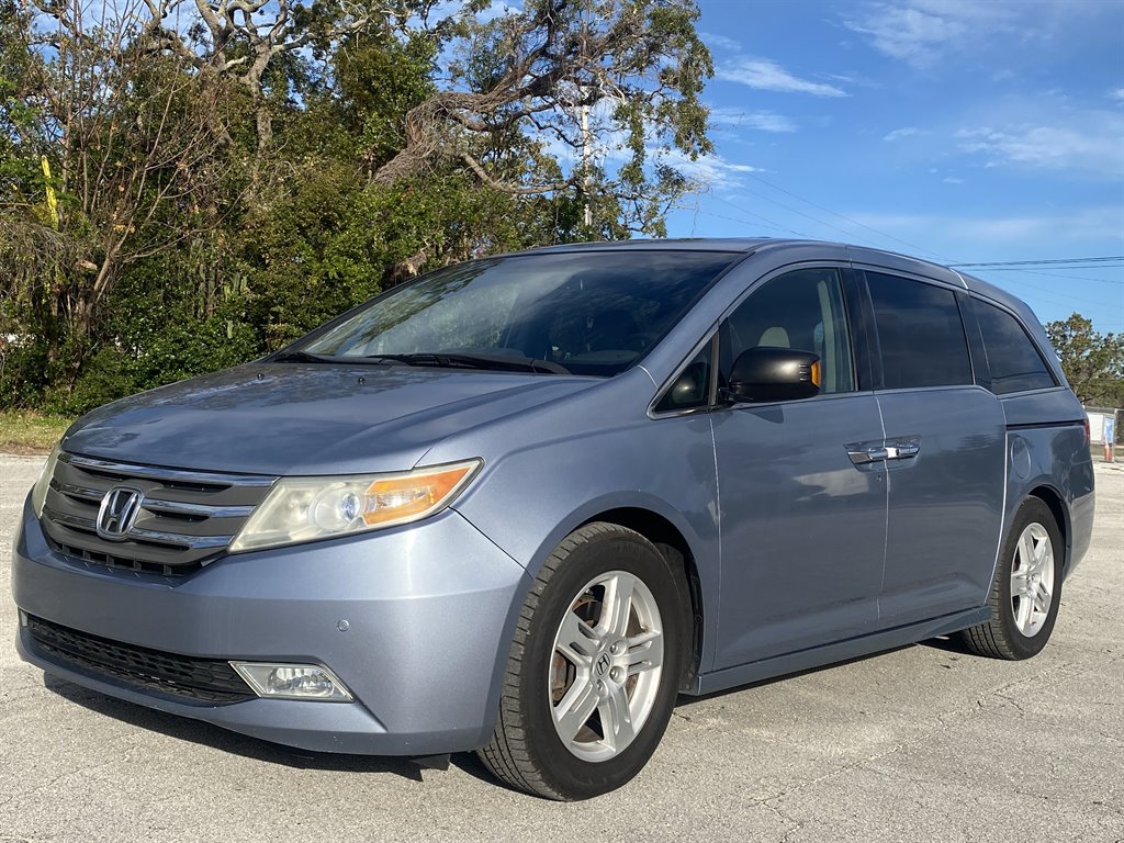 2013 Honda Odyssey Touring photo