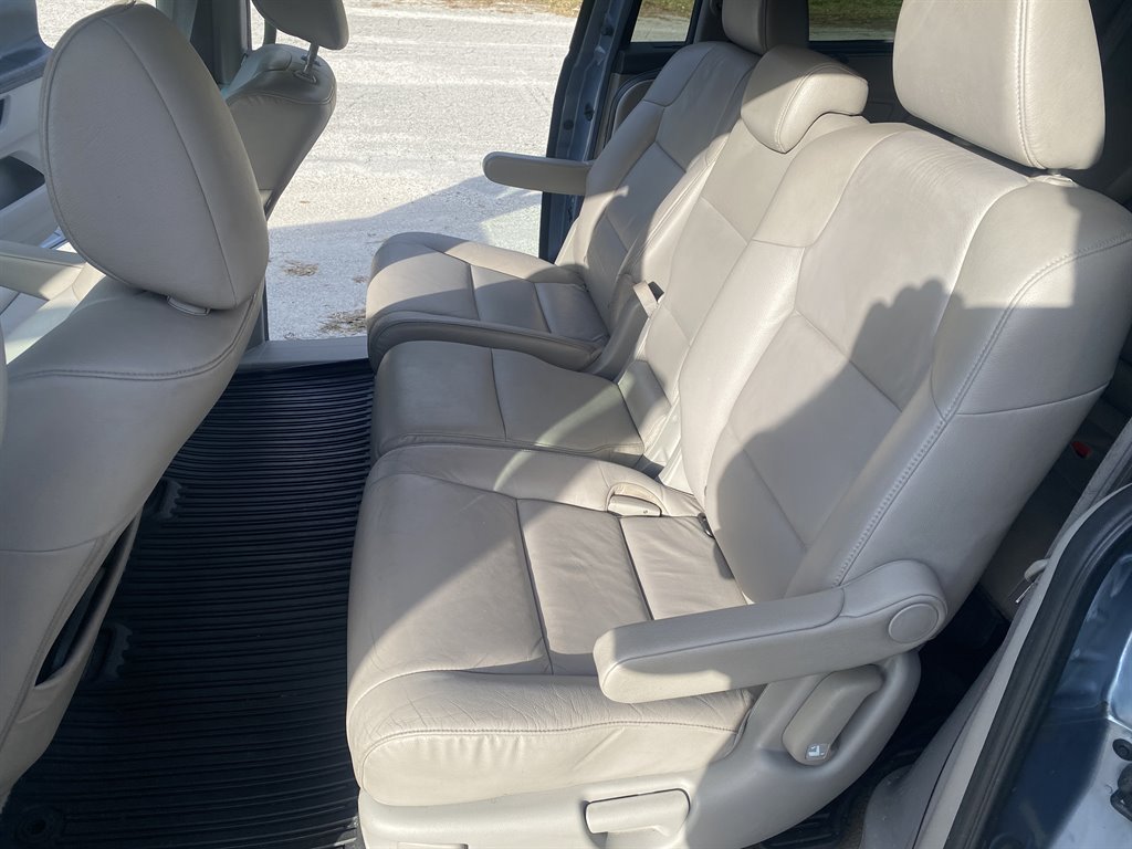 2013 Honda Odyssey Touring photo