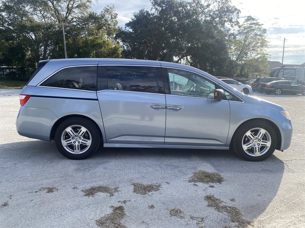 2013 Honda Odyssey Touring photo