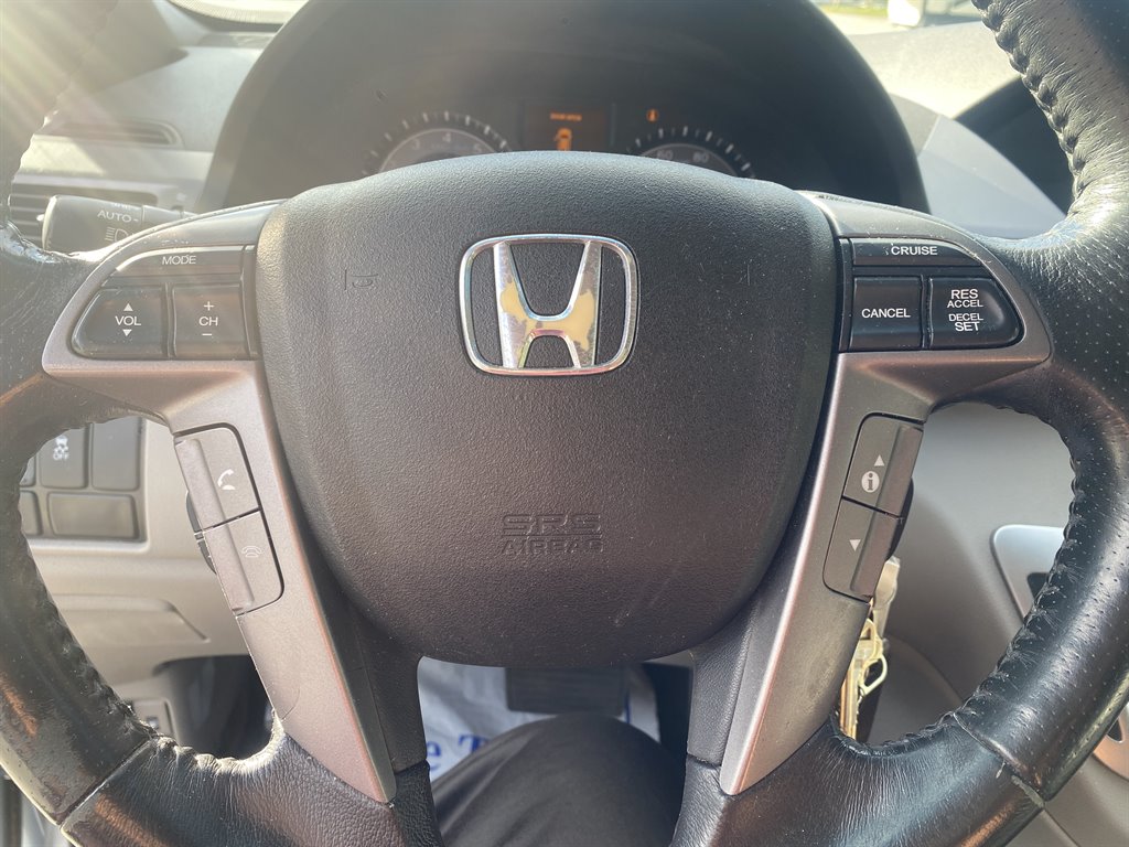 2013 Honda Odyssey Touring photo