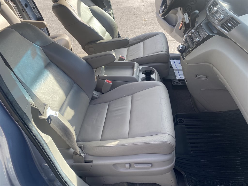 2013 Honda Odyssey Touring photo