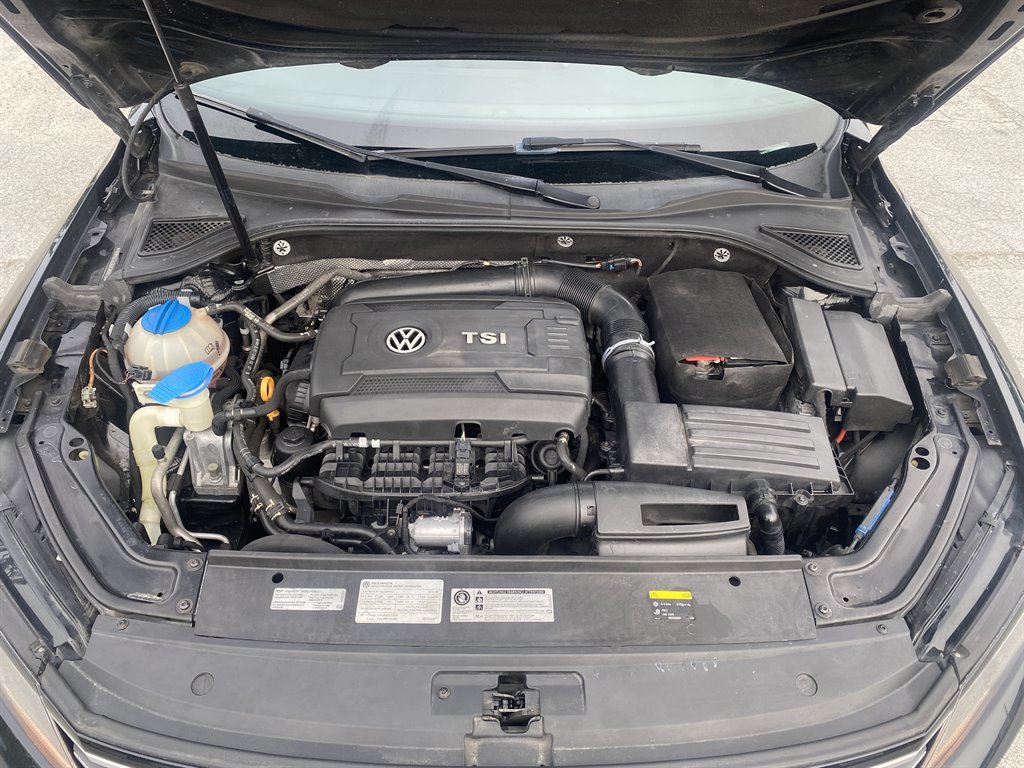 2016 Volkswagen Passat S photo