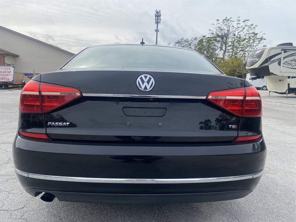 2016 Volkswagen Passat S photo