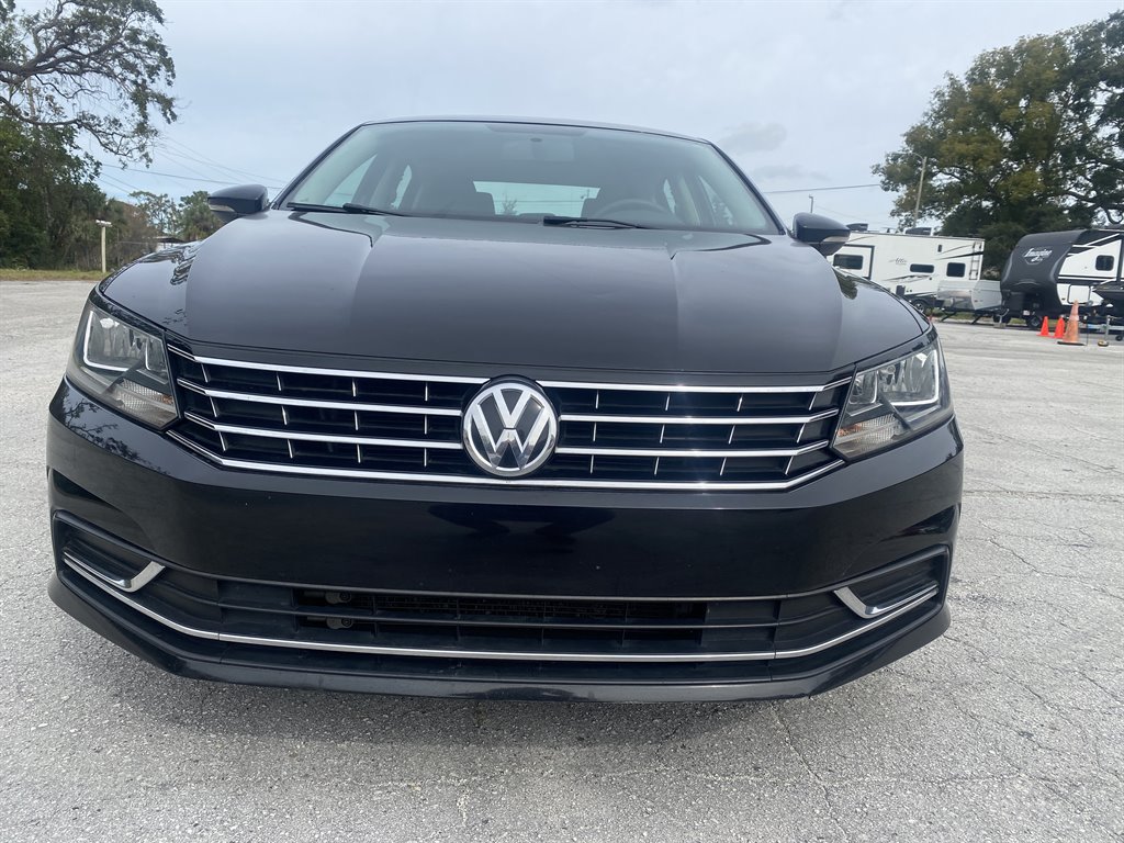 2016 Volkswagen Passat S photo