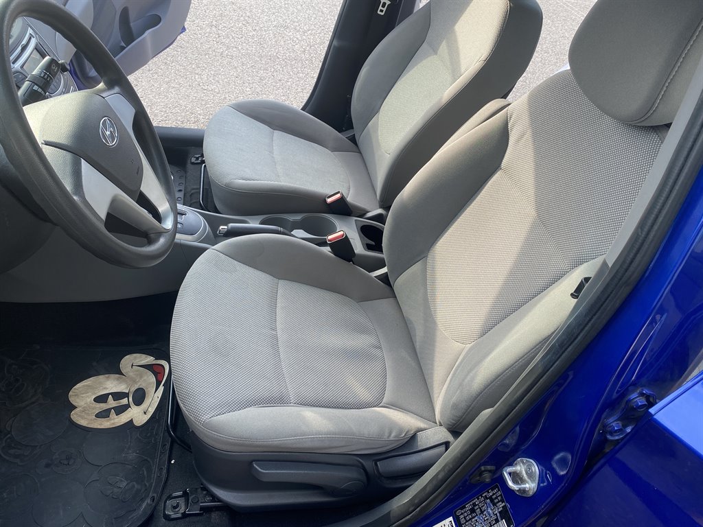 2013 Hyundai Accent GLS photo