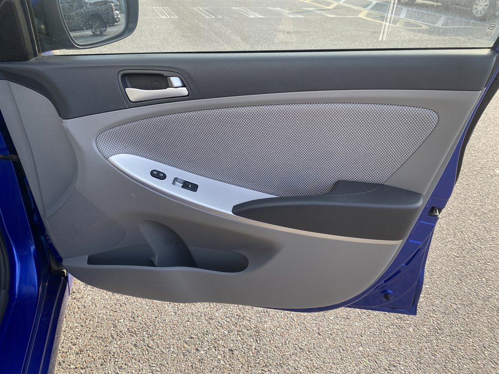 2013 Hyundai Accent GLS photo
