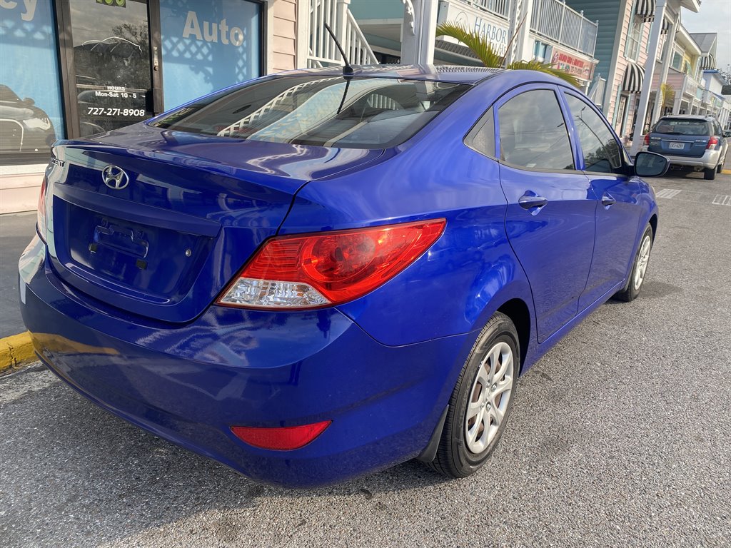 2013 Hyundai Accent GLS photo
