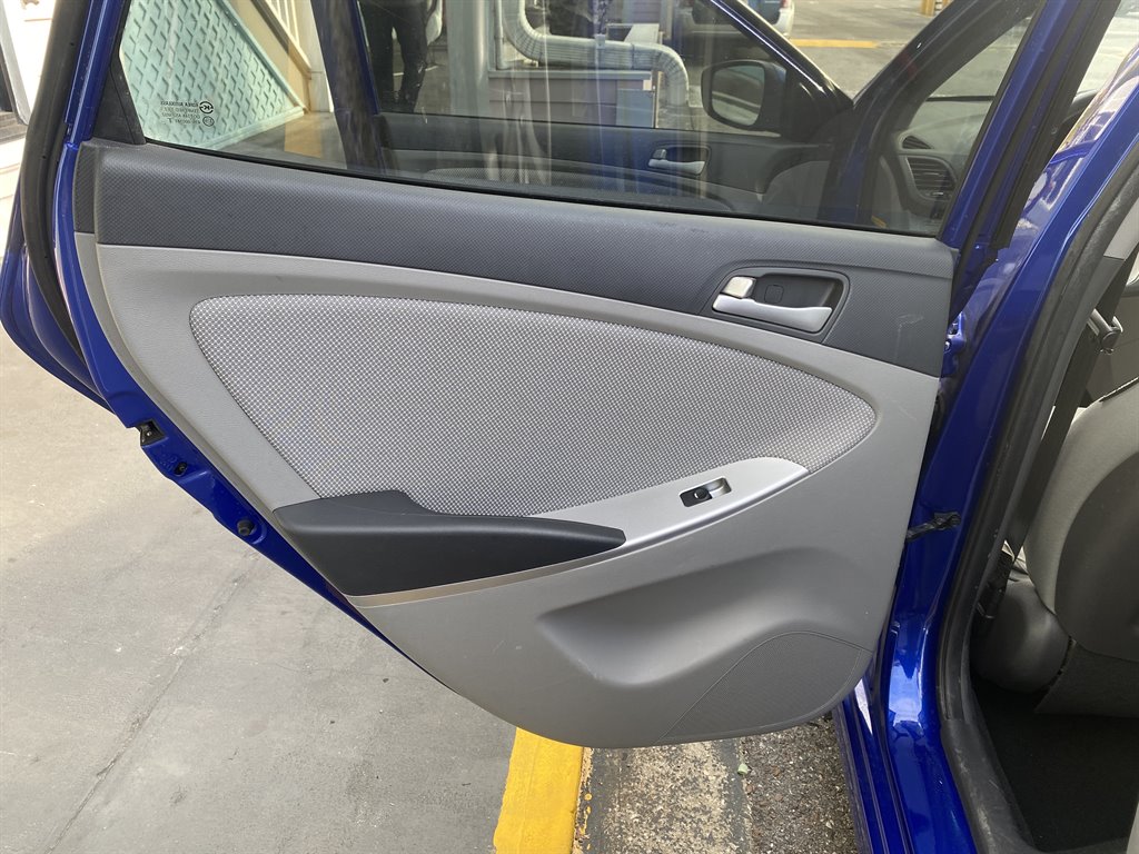 2013 Hyundai Accent GLS photo