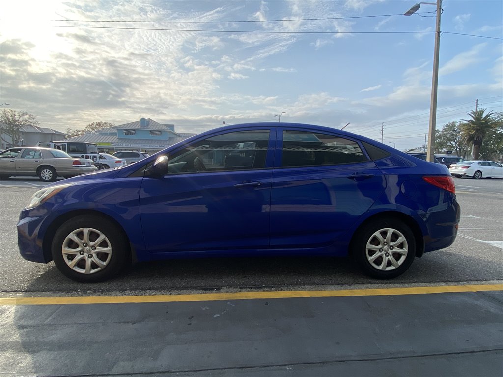 2013 Hyundai Accent GLS photo