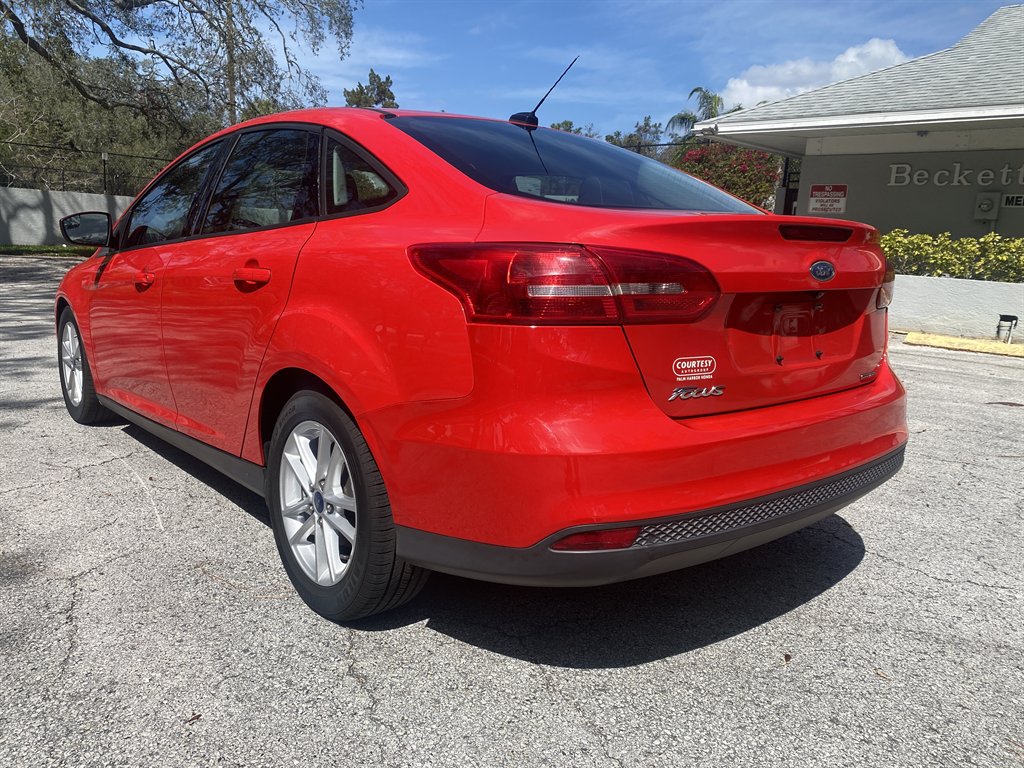 2016 Ford Focus SE photo