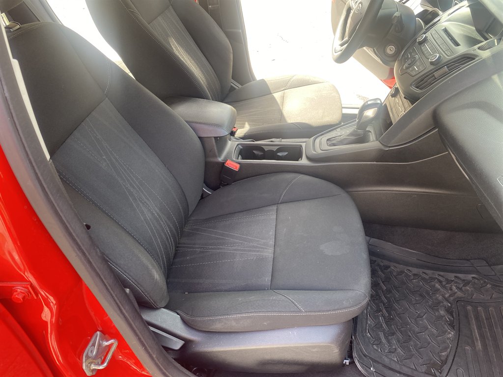 2016 Ford Focus SE photo