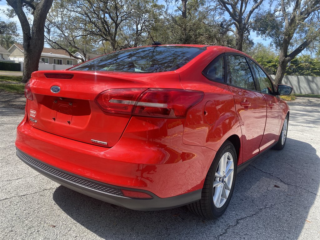 2016 Ford Focus SE photo