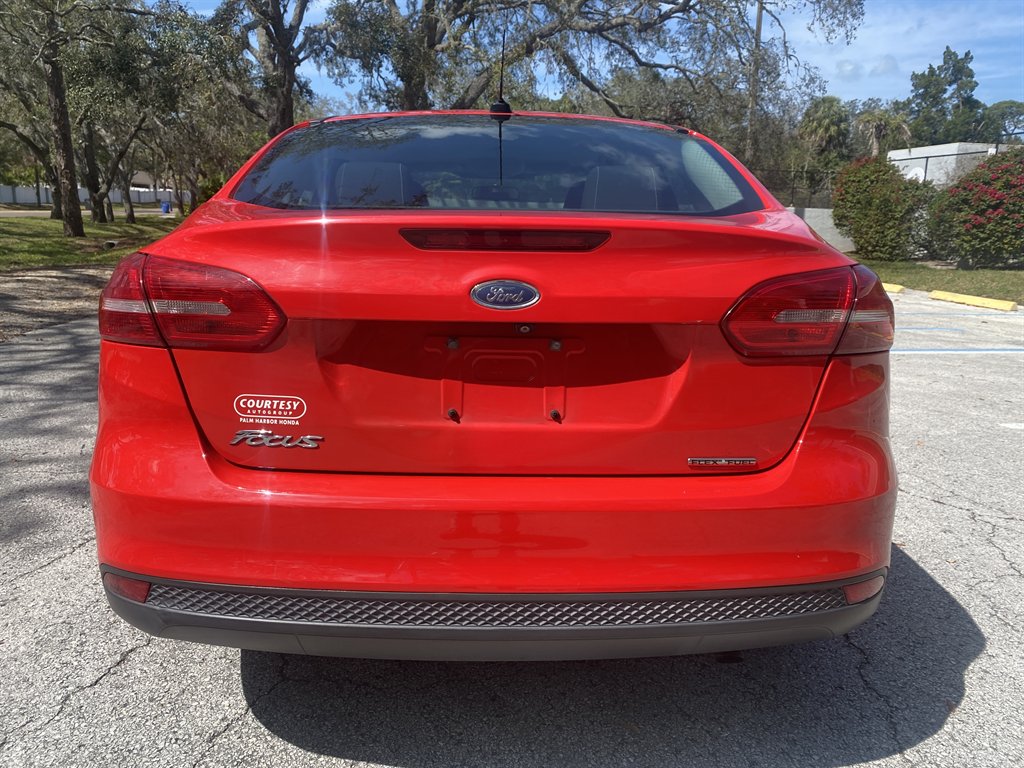 2016 Ford Focus SE photo