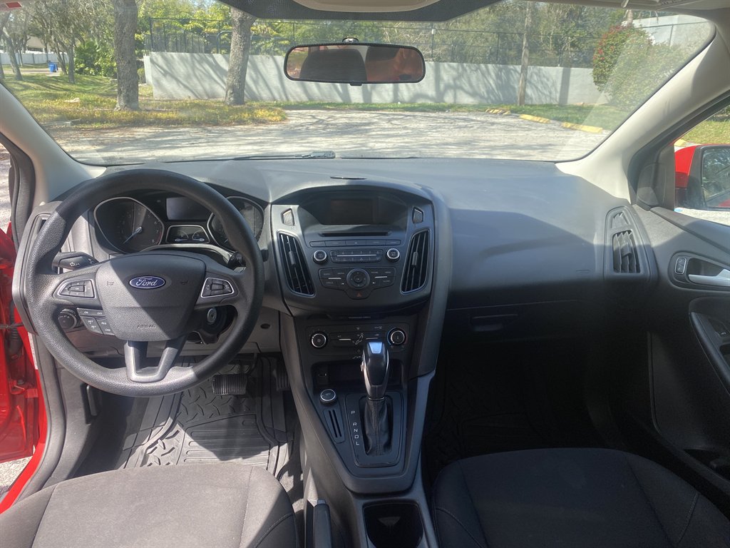 2016 Ford Focus SE photo