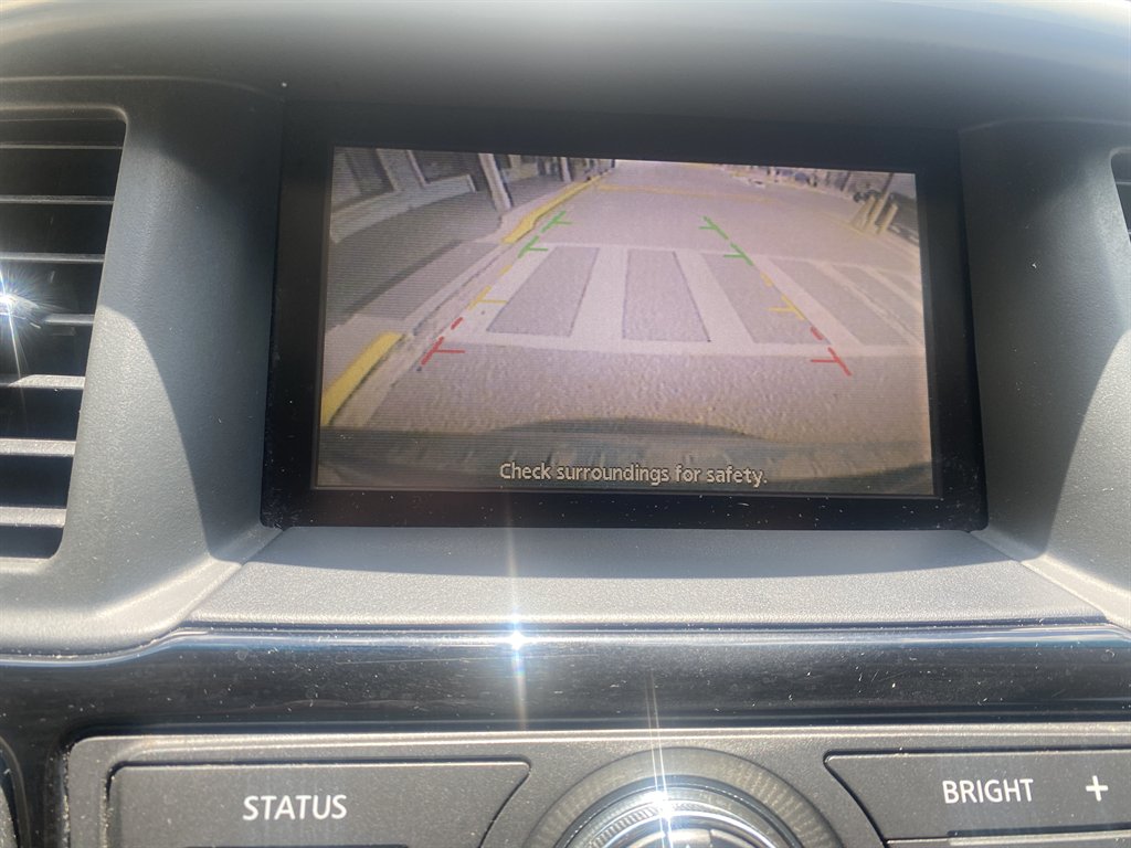 2015 Nissan Pathfinder SV photo