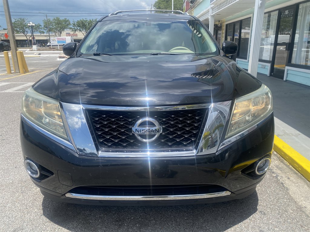 2015 Nissan Pathfinder SV photo