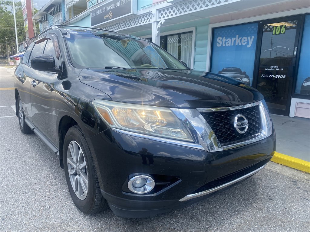 2015 Nissan Pathfinder SV photo