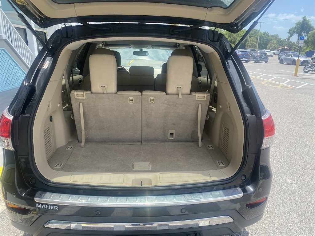 2015 Nissan Pathfinder SV photo