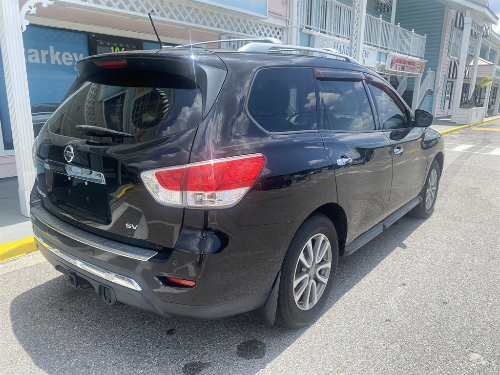 2015 Nissan Pathfinder SV photo