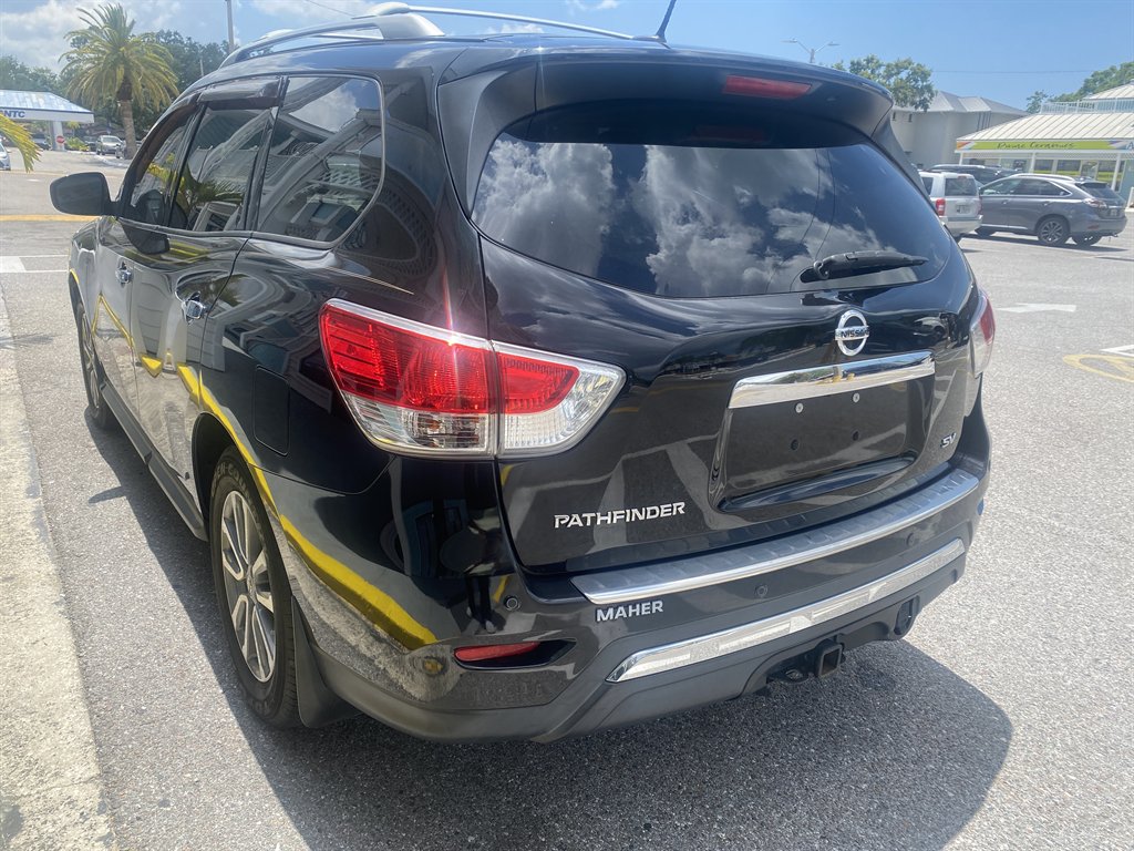 2015 Nissan Pathfinder SV photo