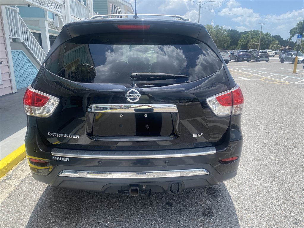 2015 Nissan Pathfinder SV photo