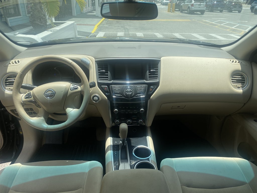 2015 Nissan Pathfinder SV photo