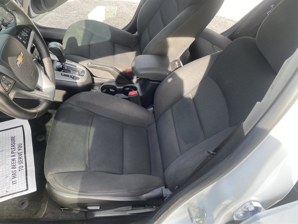 2014 Chevrolet Cruze - $5,490