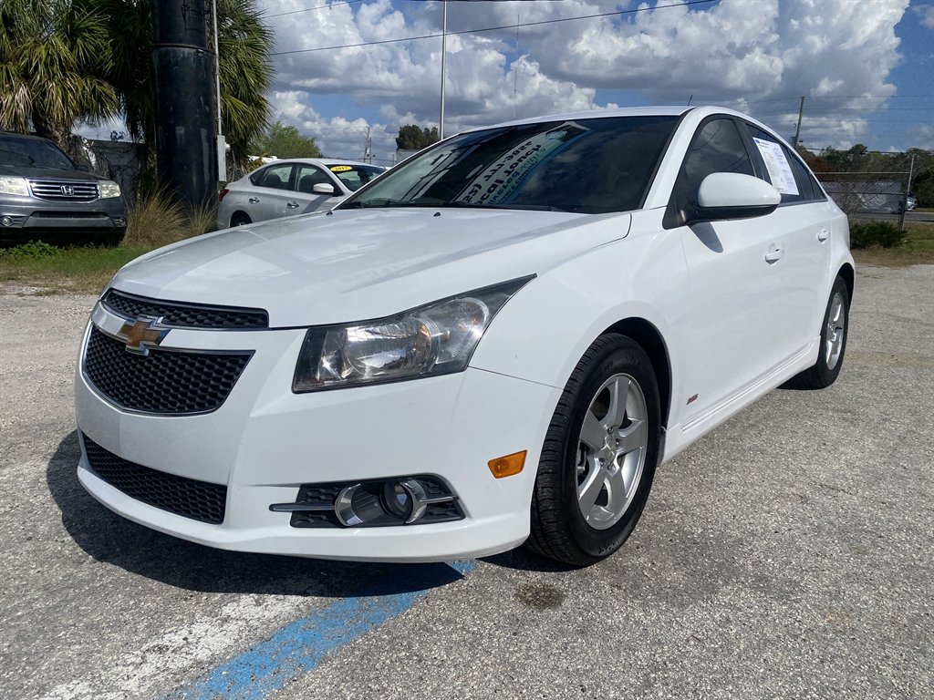 2014 Chevrolet Cruze - $5,490