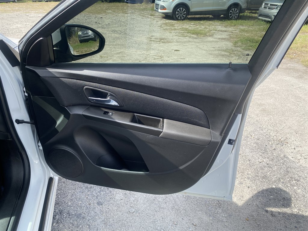 2014 Chevrolet Cruze - $5,490