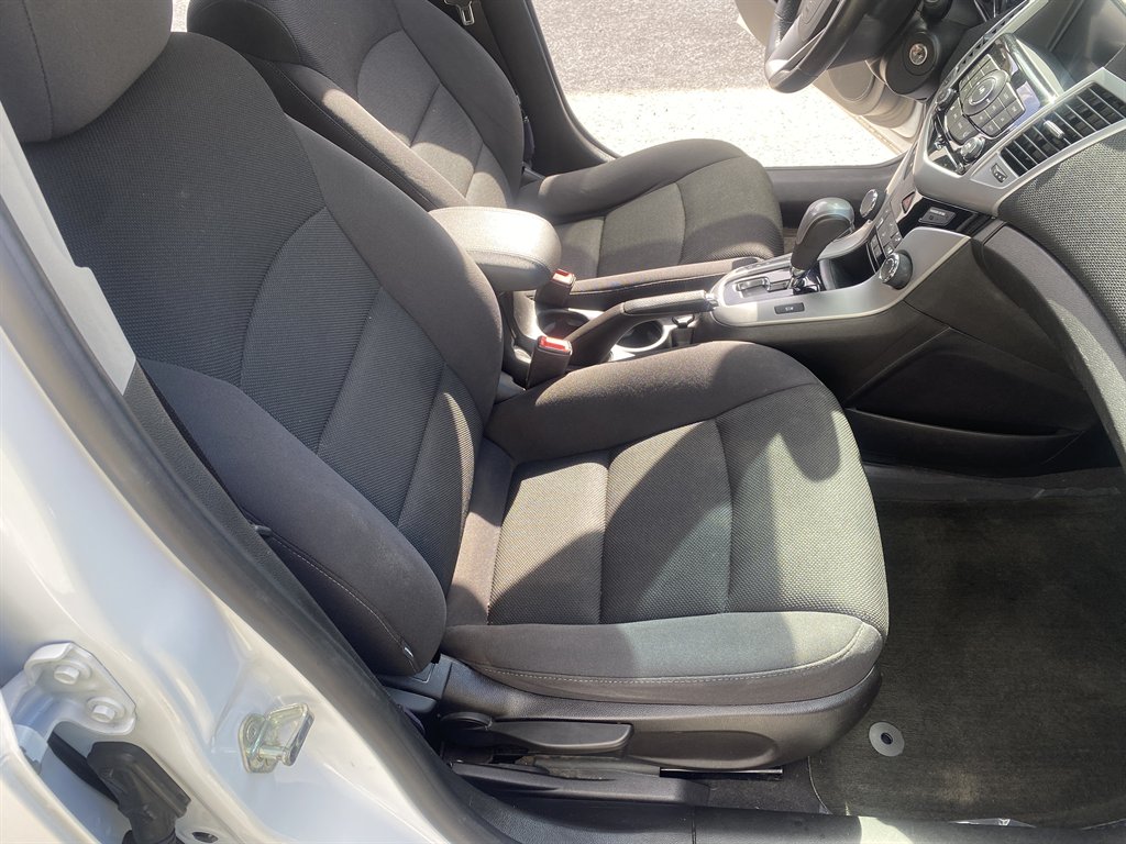 2014 Chevrolet Cruze - $5,490